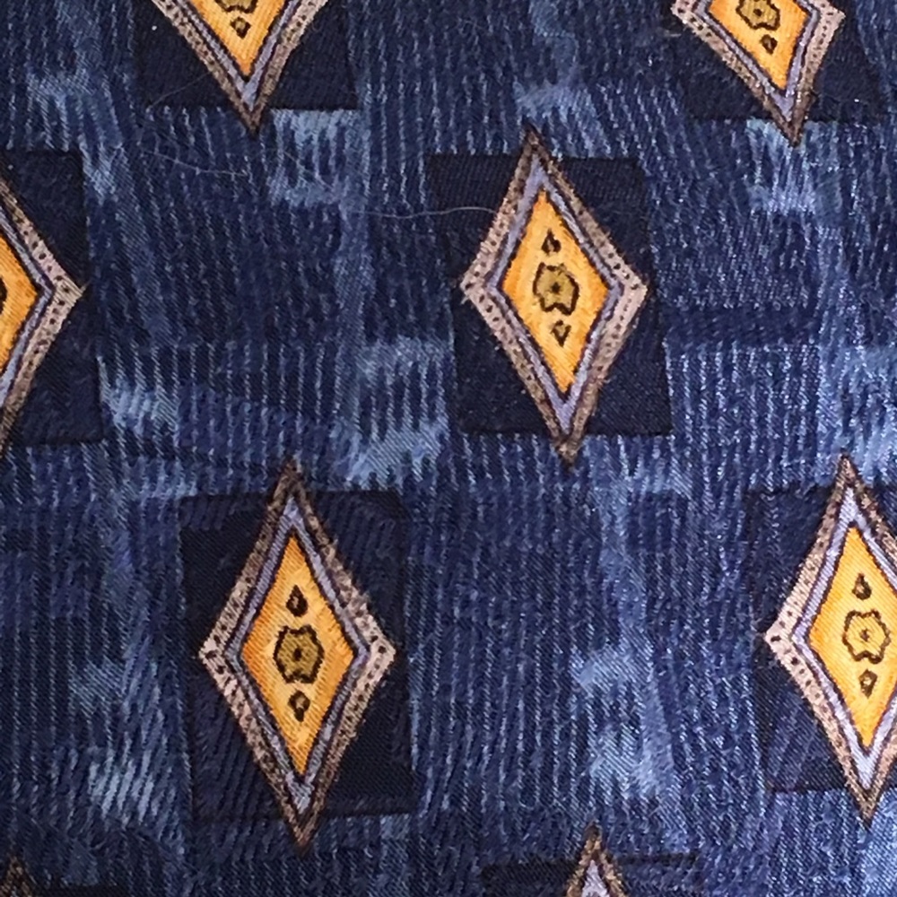 Robert Talbott blue diamond  silk tie - Picture 2 of 4